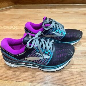 Brooks Transcend 5
Women's Size 10 Black
Purple Blue 1202631B023
Running Shoes